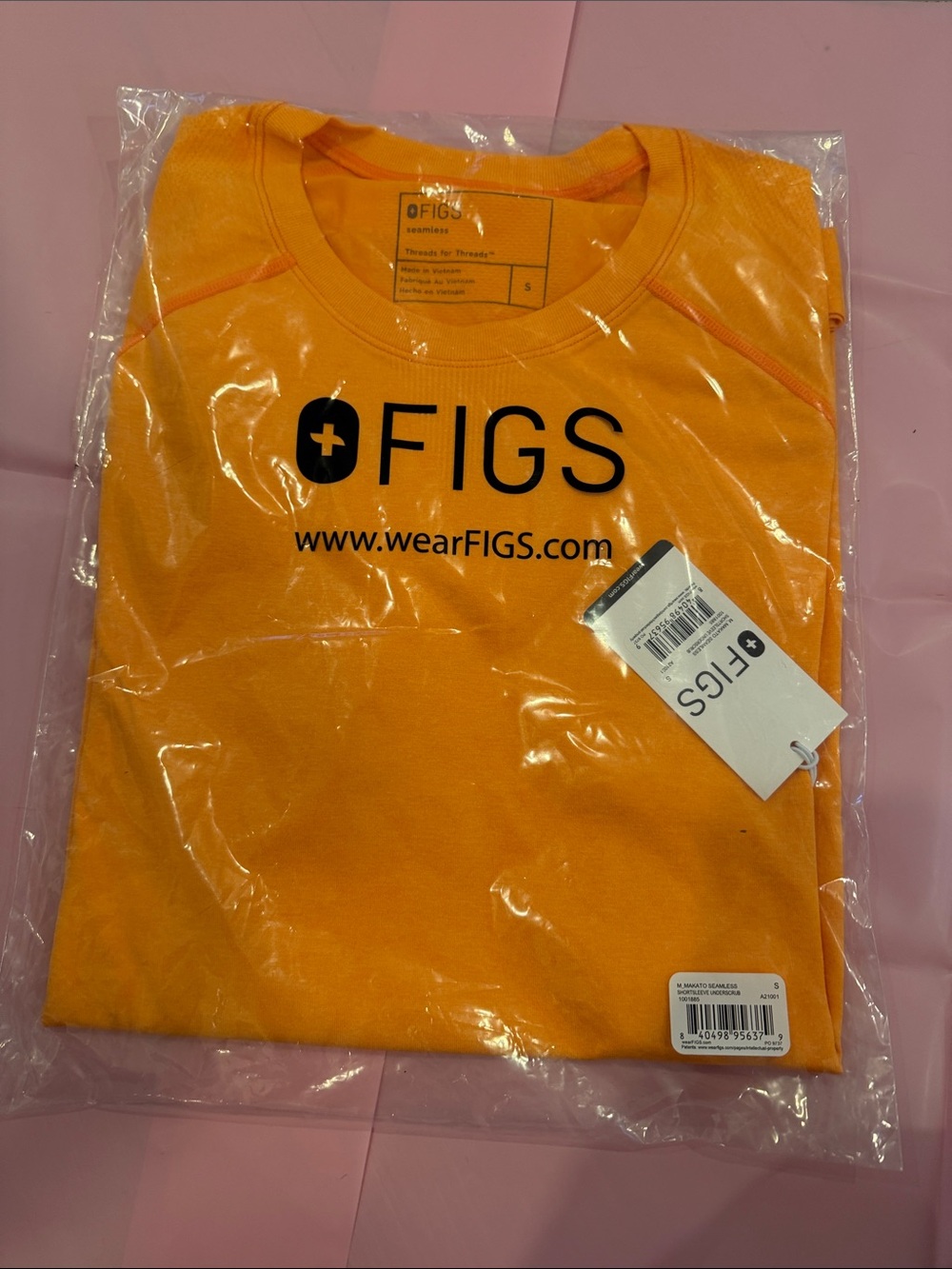 Men figs Makato seamless shortsleeve underscrub S creamsicle